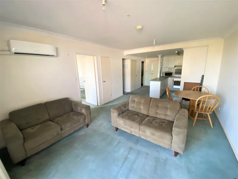 SPACIOUS FURNISHED APARTMENT CLOSE TO UNIVERSITY, SHOPS & CAFES!