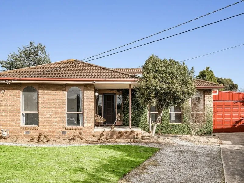 Family Home in a Quiet Court Location