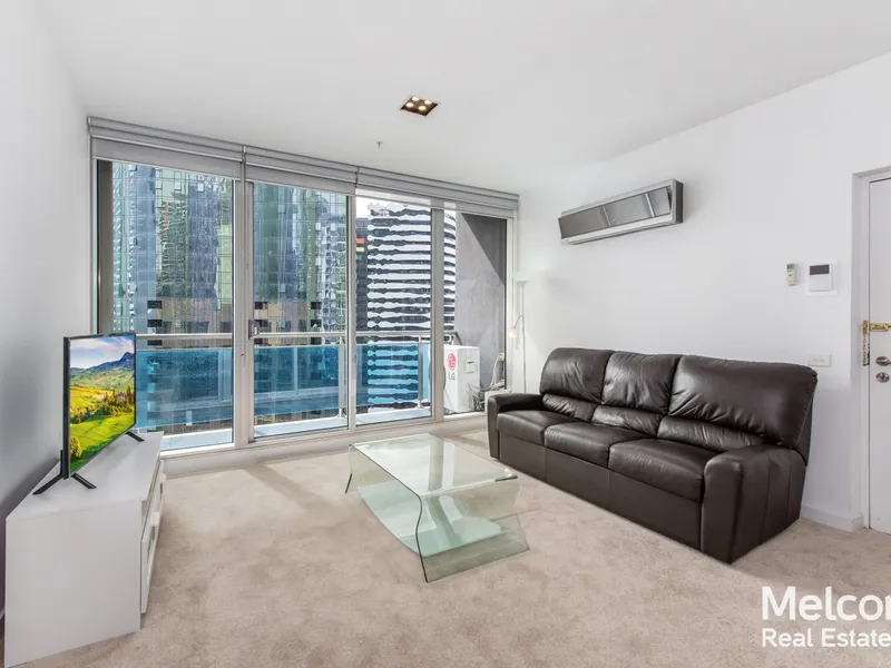 Furnished 2 bedroom 1 bathroom apartment in the heart of Melbourne CBD