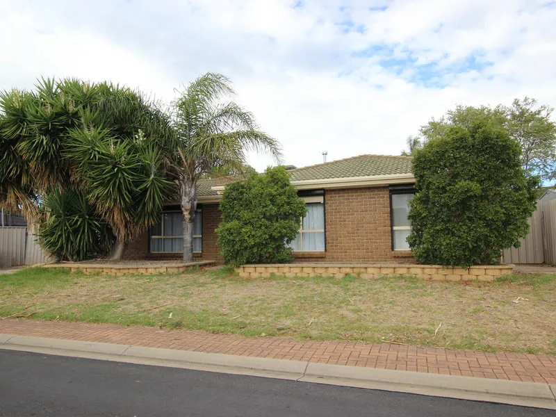 PLEASE APPLY for this property ONLINE at www.tenantoptions.com.au