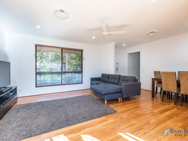 Lifestyle, Location and Suitable for home office situation or home business.