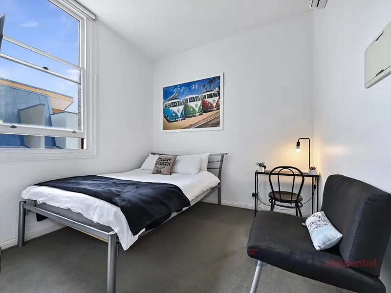 Bright and airy studio close to CBD and everything