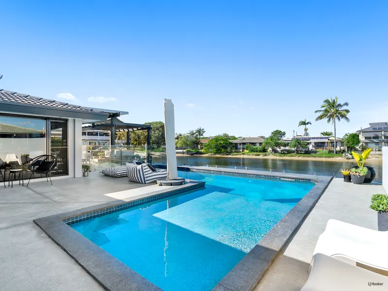 LUXURIOUS WATERFRONT LIVING - FULLY FURNISHED