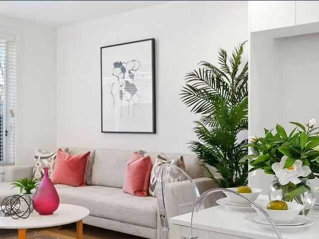 IMMERSE YOURSELF IN MODERN LUXURY