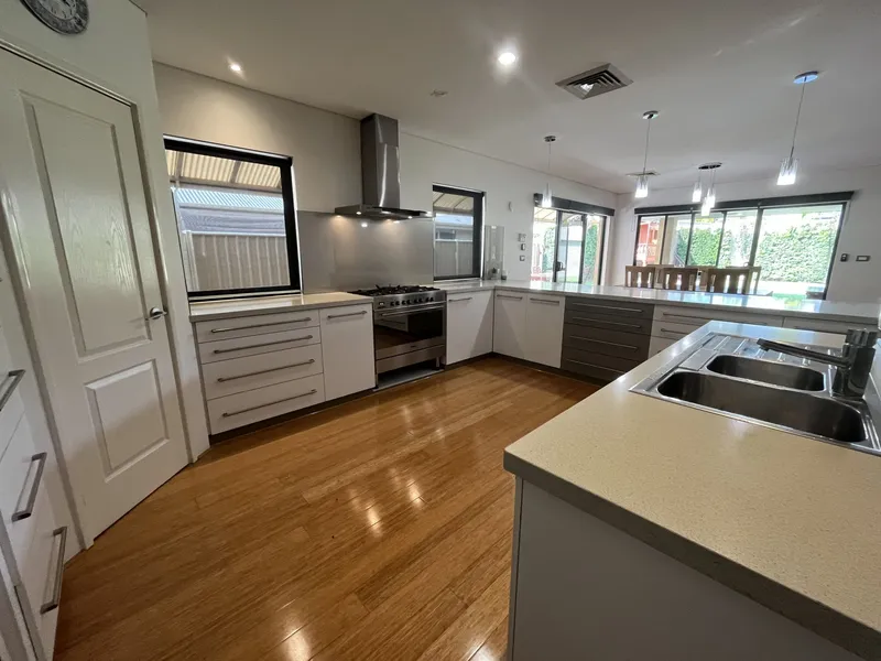 Huge Family Home in the Ultimate Location