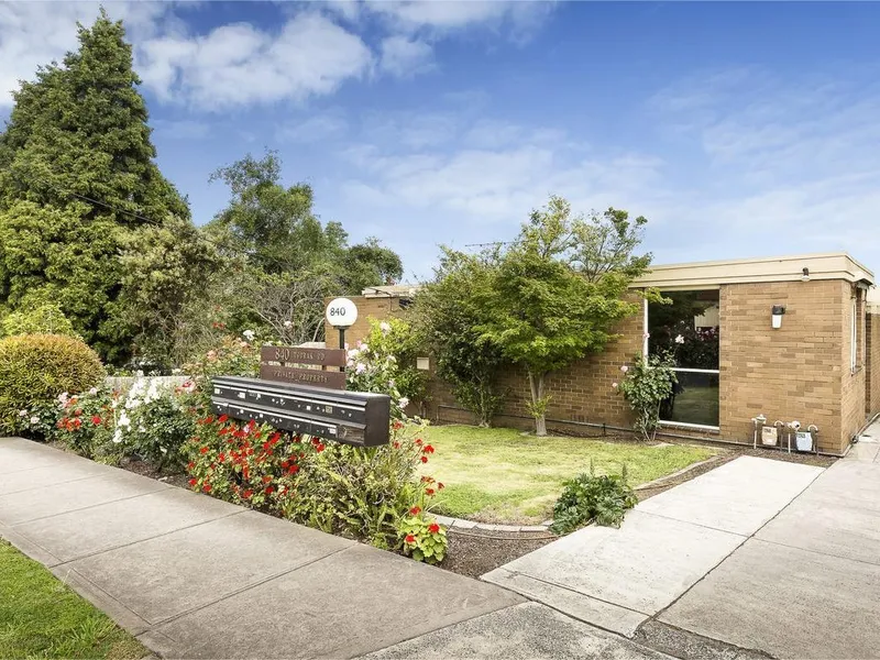 Spacious Villa Residence in Boutique block
