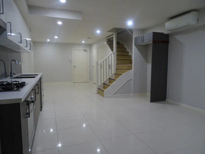 2 Bedroom Split Level Modern Apartment