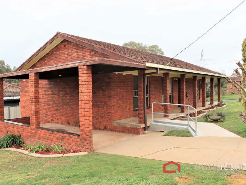 Great Condition, Awesome Position!