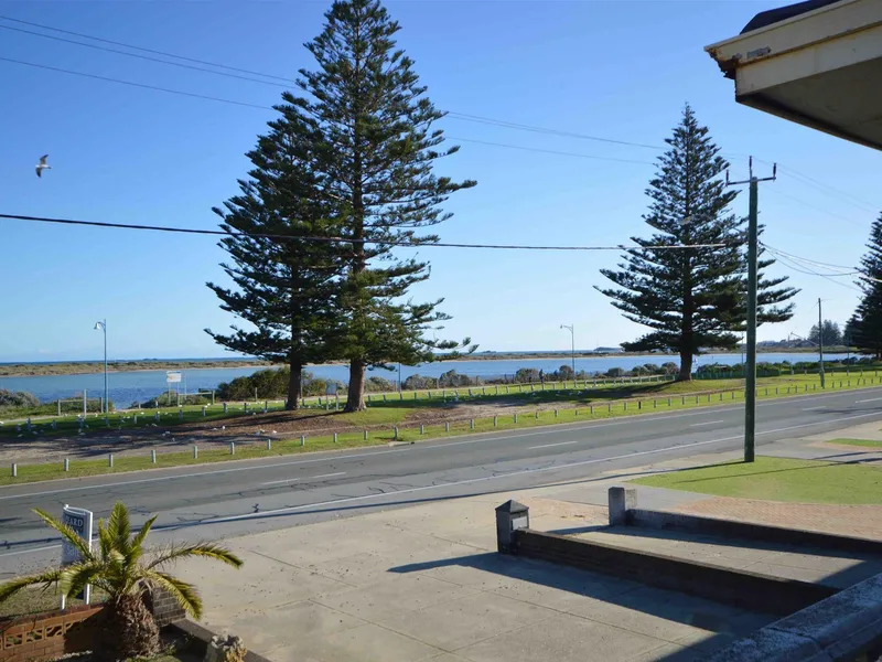 BLOCK VALUE ONLY - HOUSE FOR FREE - GOOD RENTAL