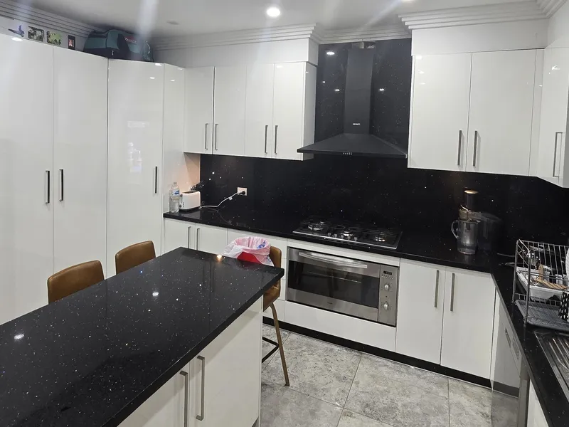 FURNISHED 2 BEDROOM GRANNY FLAT!!!! UTILITIES INCLUDED!!!