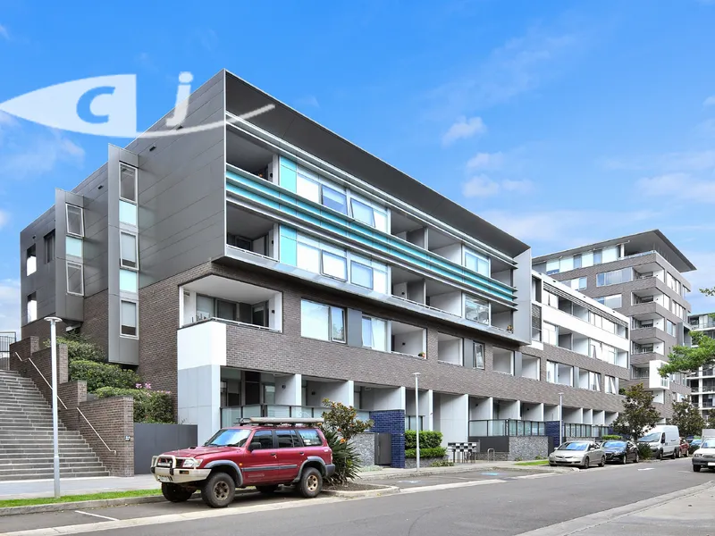 North facing 2 bedroom available NOW !!