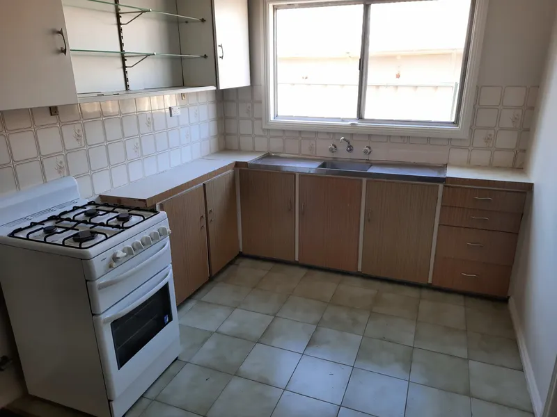 SPACIOUS & FRESHLY PAINTED WITH WATER USAGE INCLUDED