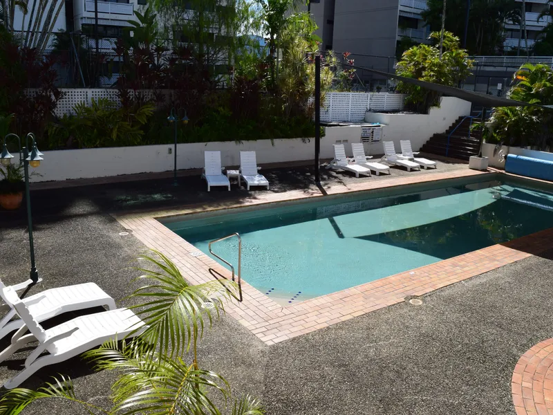 AMAZING LOCATION IN THE CBD – LOVELY ONE BEDROOM UNIT - GREAT FACILITIES
