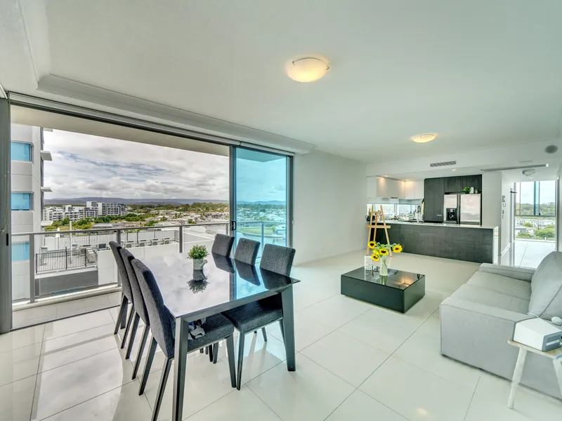 STYLISH THREE BEDROOM APARTMENT