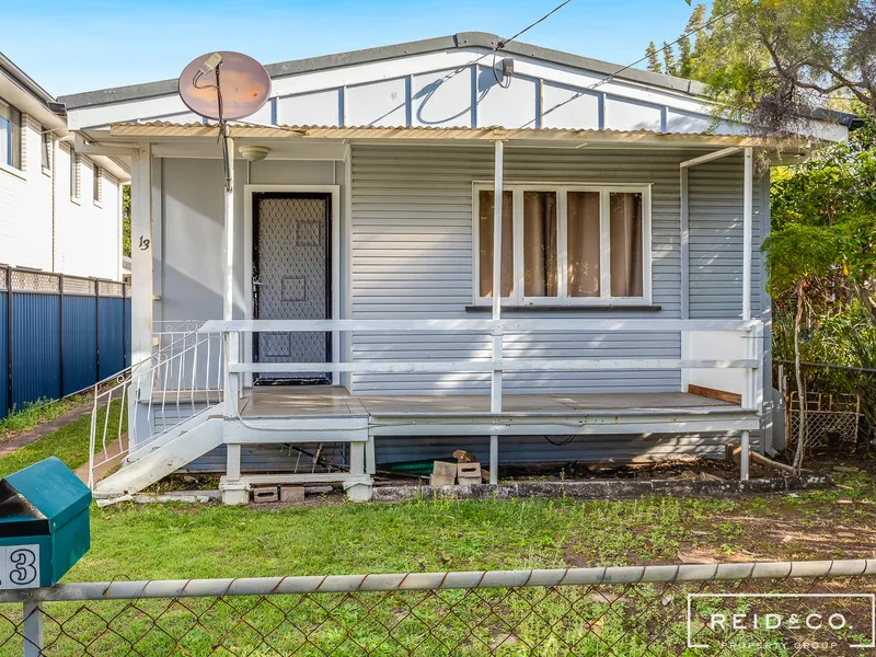 Scarborough Cottage - So Much Potential and Close to the Water