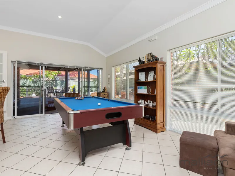 UNDER OFFER VIA OPENN NEGOTIATION