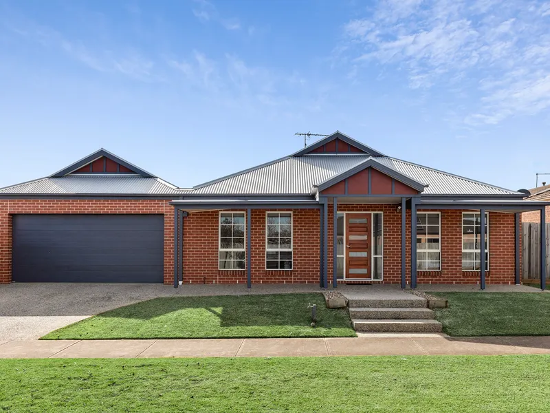 Spacious Family Living with Extra Garaging