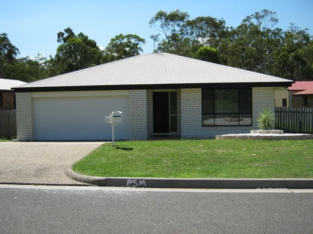 Solid Lowset Brick Home in Great Neighbourhood
