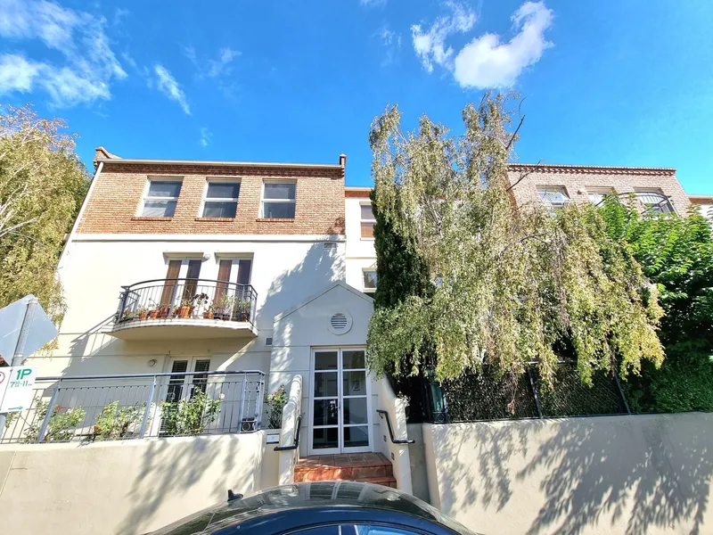 Fully Furnished, 3 Balconies with Views
