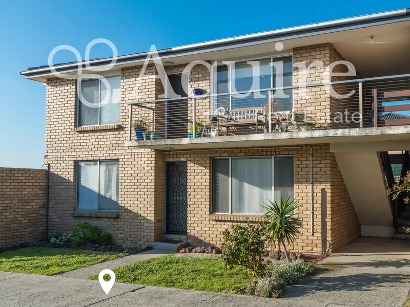 2 Bed 1 Bath Affordable apartment walking distance to the Beach!