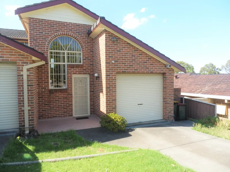 WELL PRESENTED TWO BEDROOM TOWNHOUSE WITHIN WALKING DISTANCE TO CASULA MALL! 