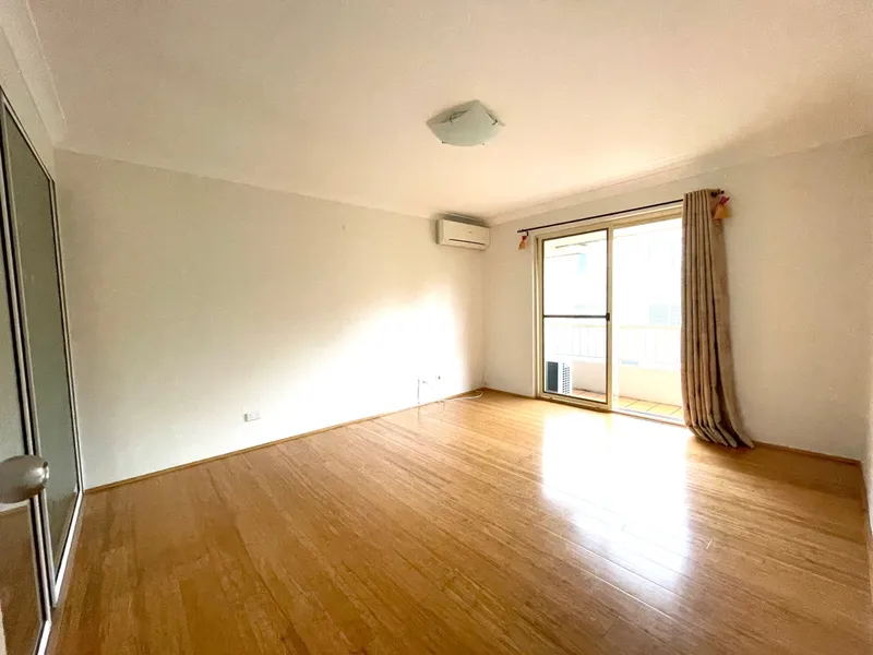 North facing full brick unit!