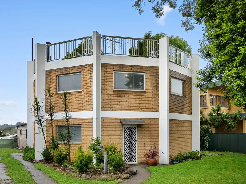 Unique Architectural Full Brick Decagon Shaped Residence Set Across 878.9m2 Approx. Of Level Land, Scope To Enhance With A Self-Contained Granny Flat!