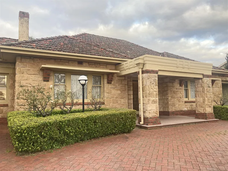 Tranmere Gem: Spacious Home with Pool and Outdoor Living