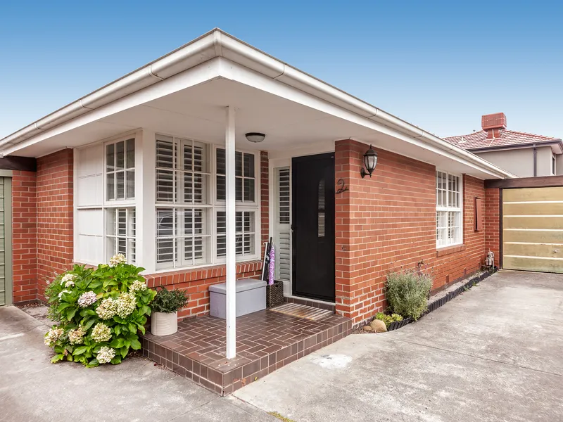 Please contact Molly Rogerson to arrange an inspection; sandringhampm2@hodges.com.au