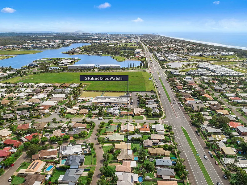 A LITTLE HOTSHOT IN THE NEXT HOTSPOT!