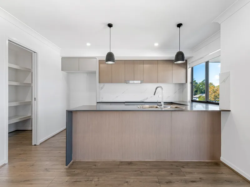 Spacious new home in Brookwater!