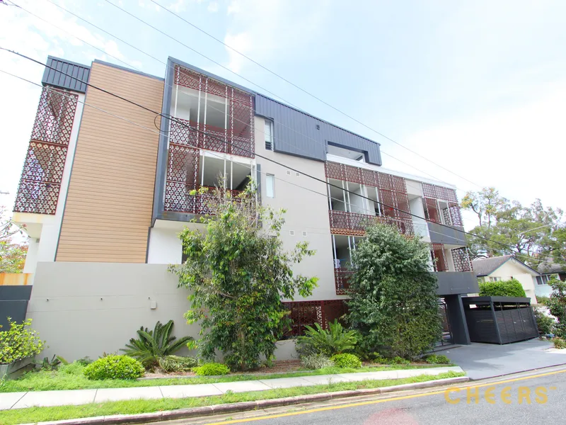 One Bedroom Unit in Prime Location - TOOWONG!