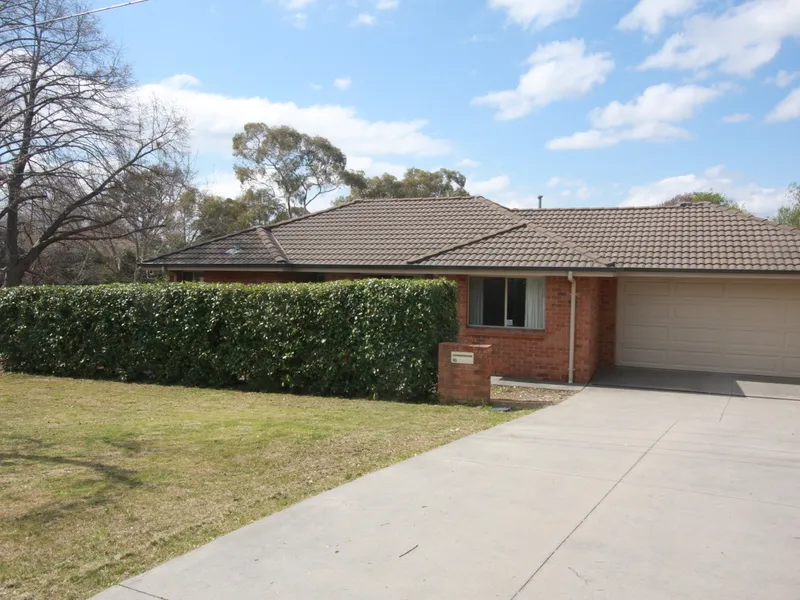 Sunny Three Bedroom Townhouse in Pearce