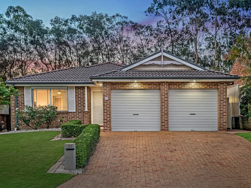 Family Home Steps Away from City Bus Stops and Shopping Centre