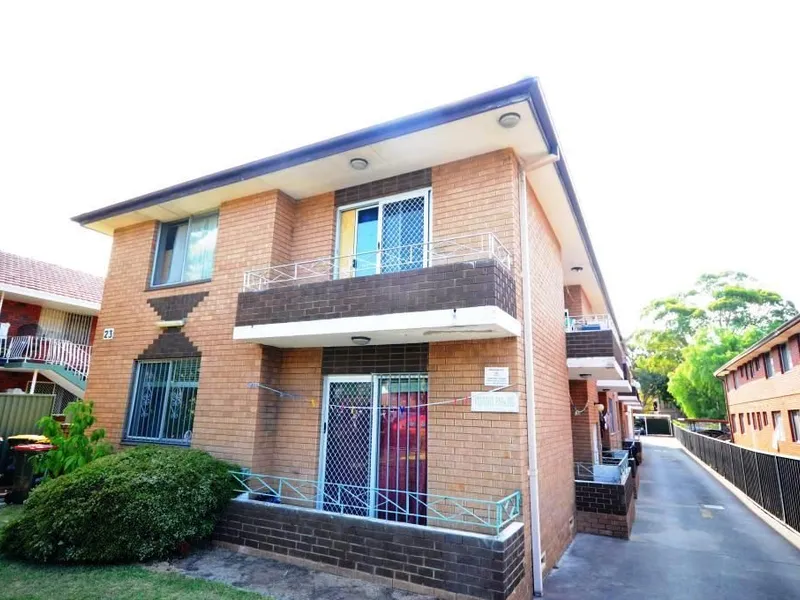 2 bedroom apartment with own private entry