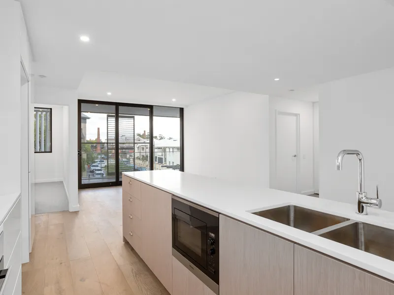 AS RARE AS UNICORNS - UNDER OFFER WITHIN 3 HOURS ON THE MARKET