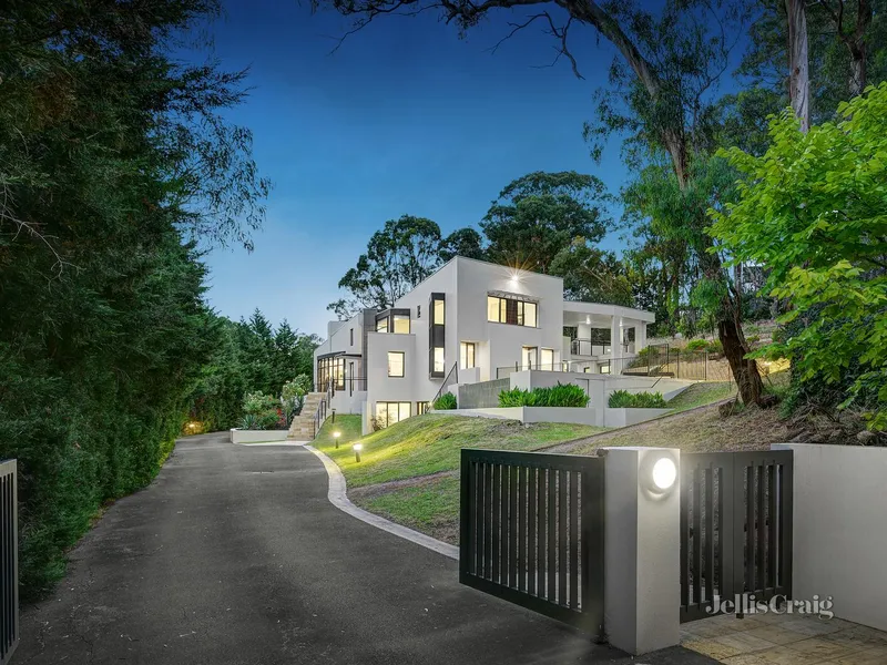 Commanding presence, elite family space