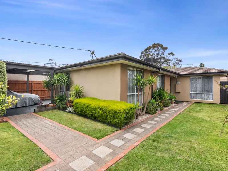 Dual Living Minutes to Main Street Mornington