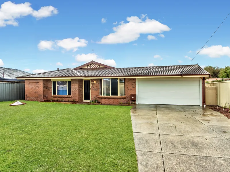 BEAUTIFULLY PRESENTED 4X2 PLUS STUDY  OPEN SAT 1.00-1.30PM!