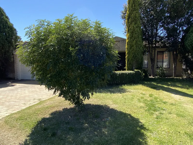 SPACIOUS THREE BEDROOM HOME IN CONVENIENT POSITION