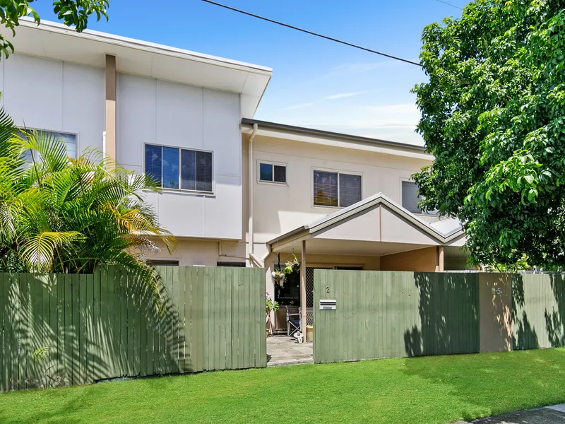 LOW MAINTENANCE TOWNHOUSE IN THE HEART OF CLEVELAND!