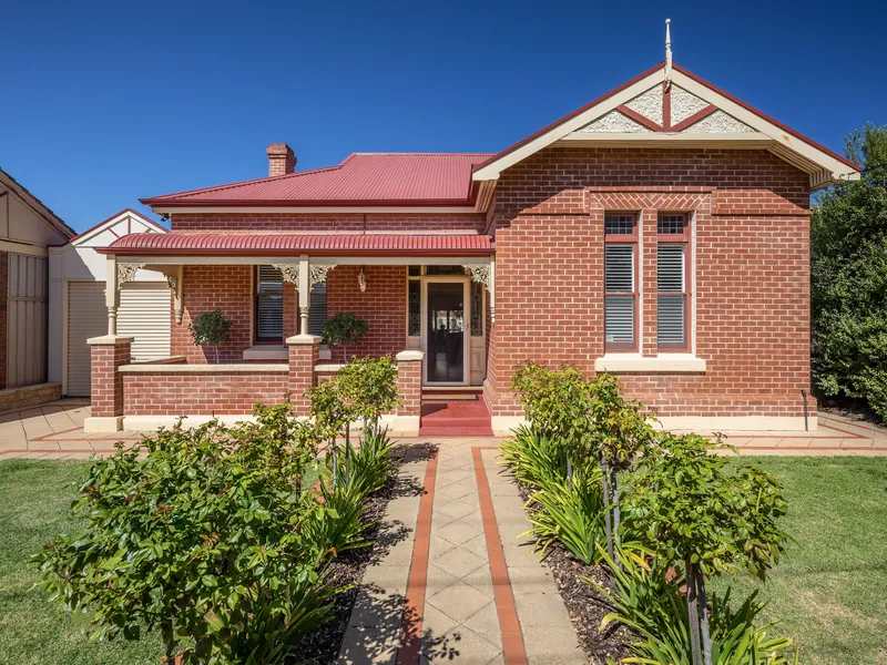 Renovated and Extended Beachside Bungalow