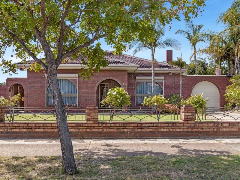 An entertainers paradise, in the heart of Kilkenny. 