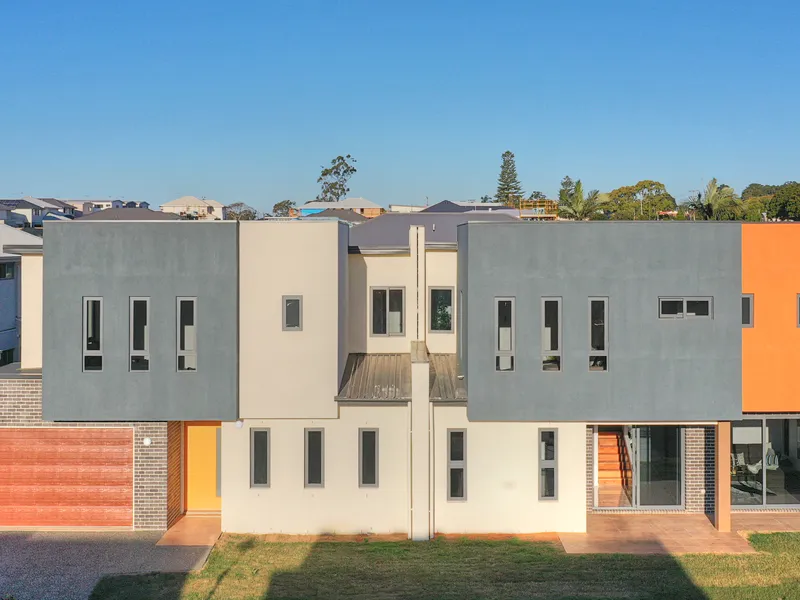 Fantastic modern duplex, rare in Rochedale.