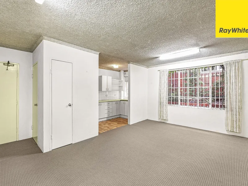 Ground Floor Unit with Brand New Carpets!