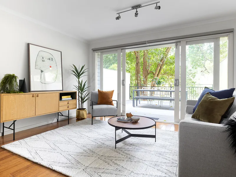 Secluded And Spacious, Exclusive Yarra-Edge Parkland Position