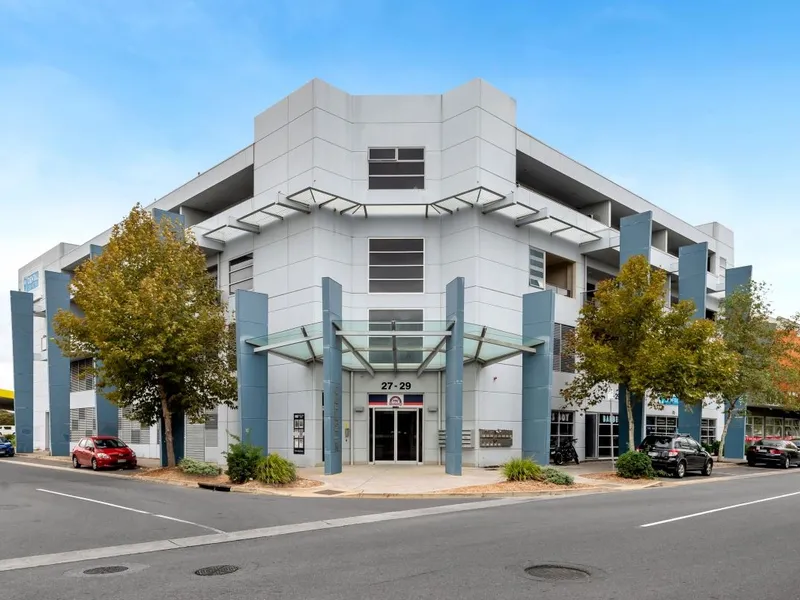 Enjoy a Care-Free Lifestyle Right Here! Appealing Investment