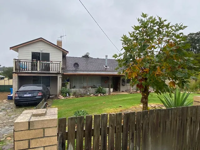 LARGE FAMILY HOME