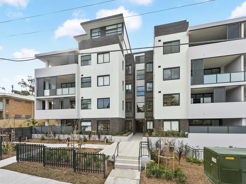 Near New Luxury Apartment... Perfect Location!