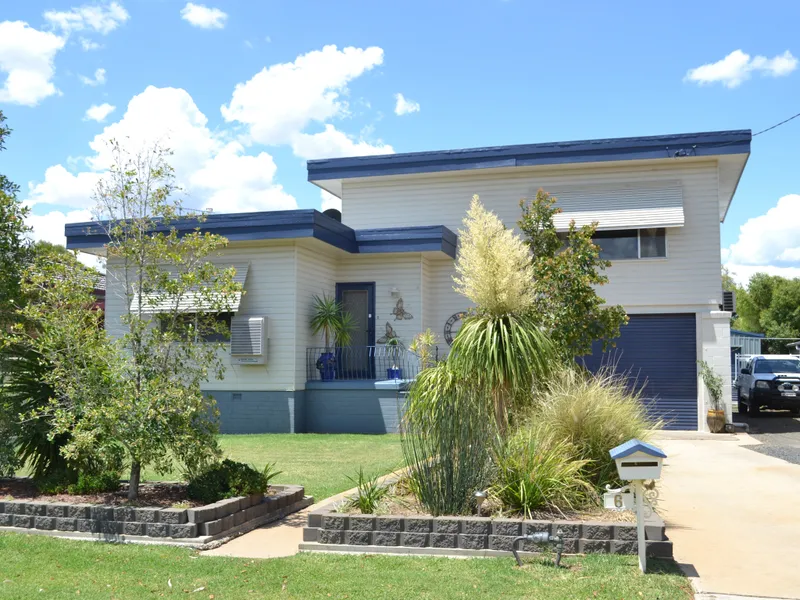 ENTERTAINERS DELIGHT! - EXCELLENT FAMILY LIVING!
